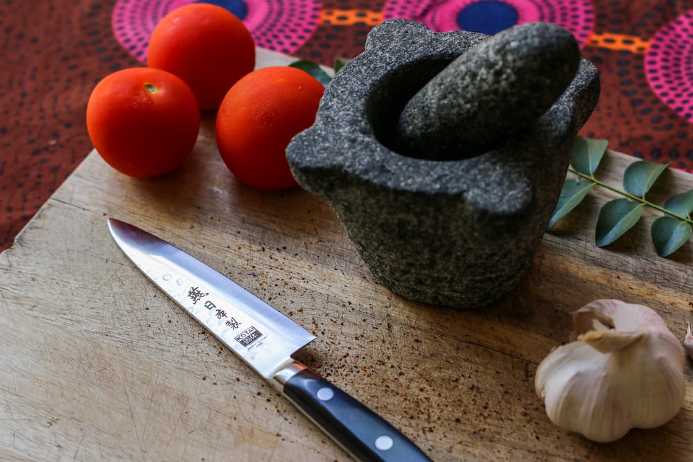 Couteau d'office Tsubame Kotai Réunion, cuisine créole et pilon