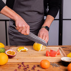 Couteau Santoku Bunka Kotai Réunion, découpe agrume