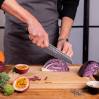 Couteau Santoku Bunka Kotai Réunion, découpe choux