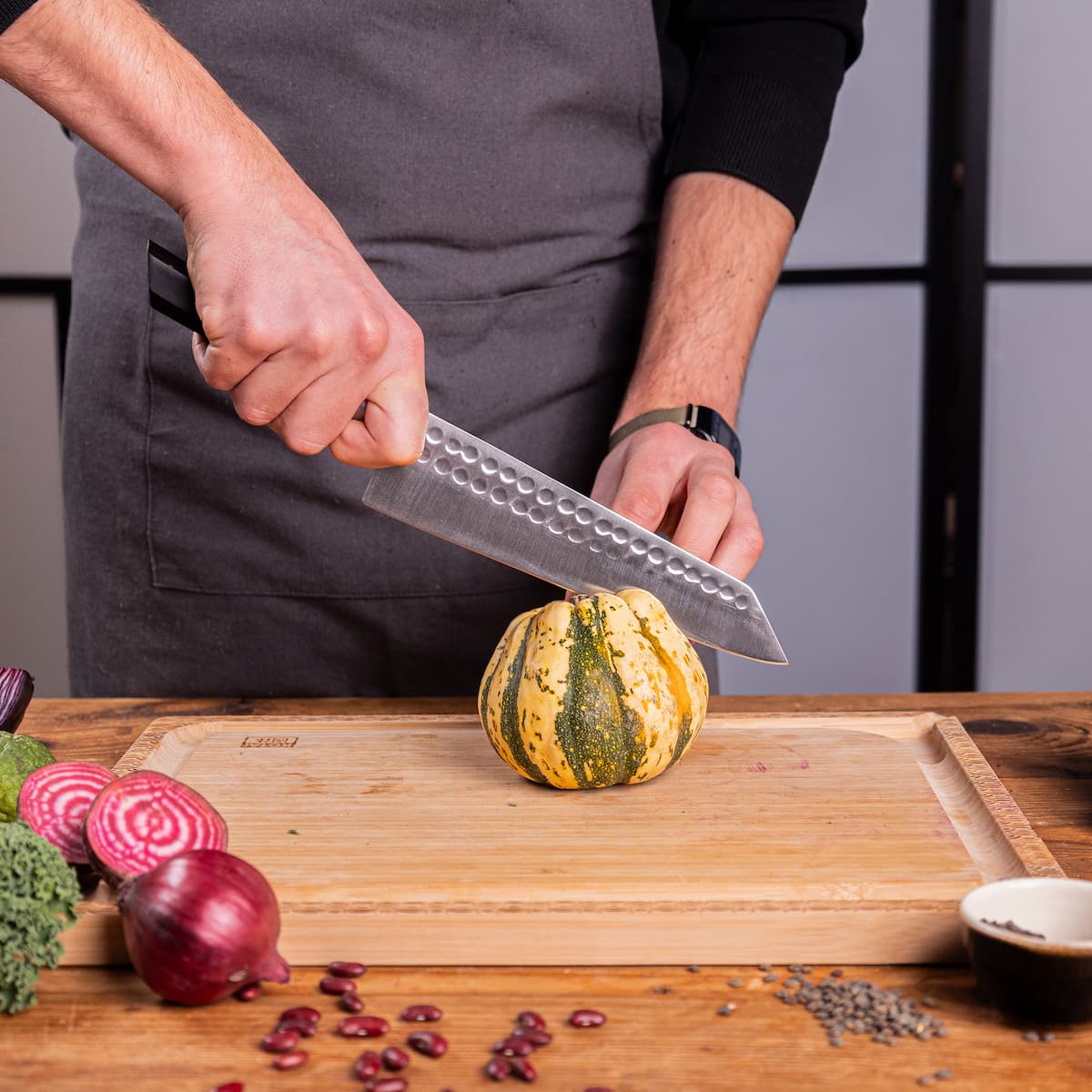 Couteau de chez Kiritsuke Bunka Kotai Réunion, découpe courge